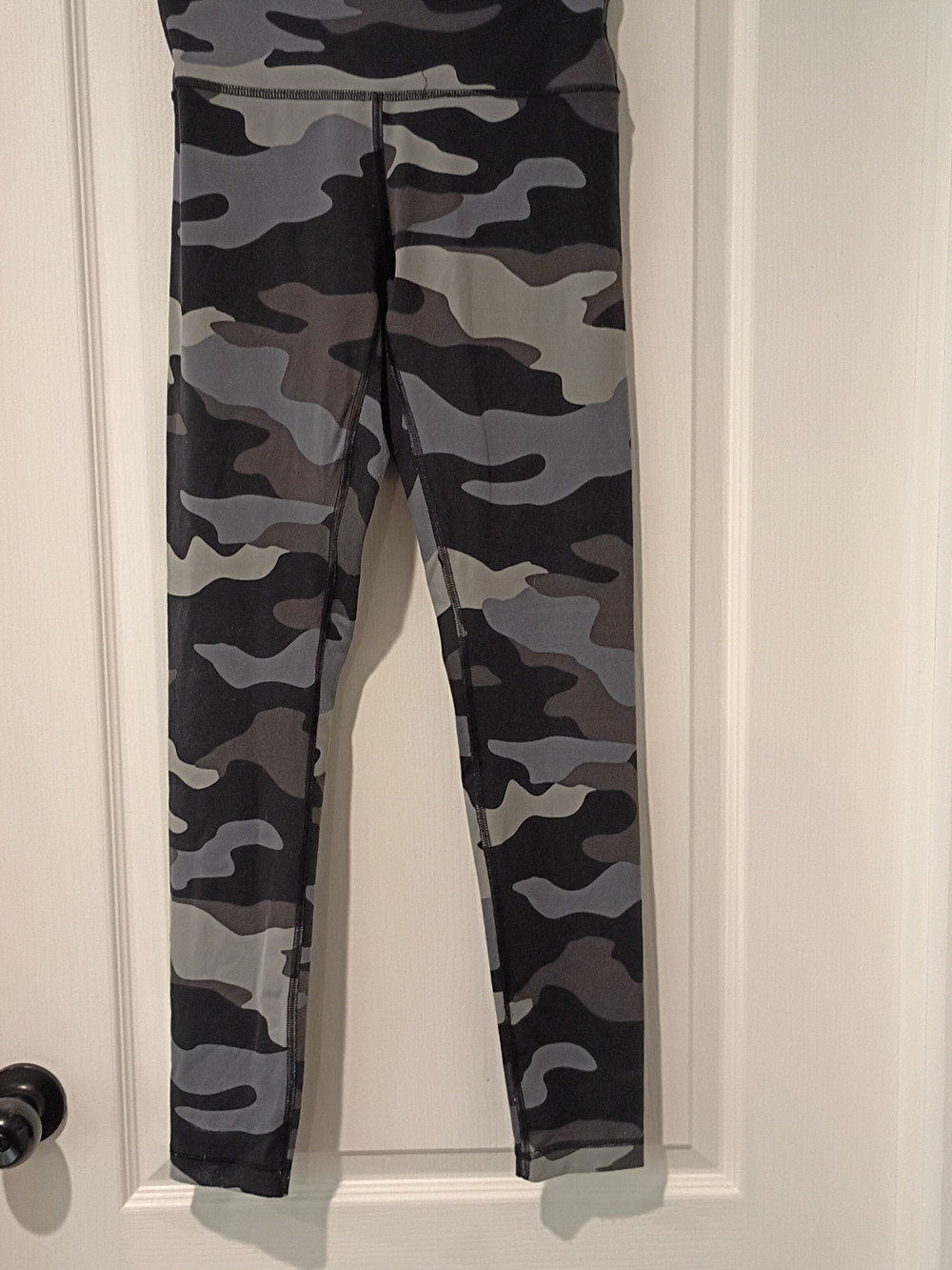 Pink Victoria Secret Ultimate - Camouflage Leggings - Kids Small